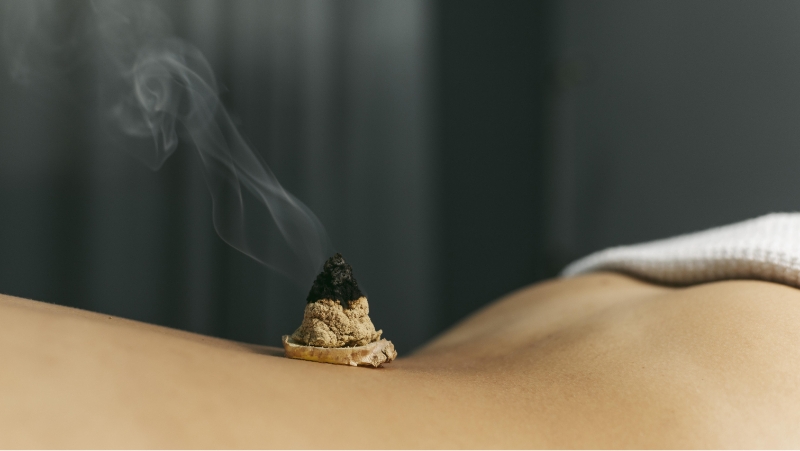 부항 치료중인 환자